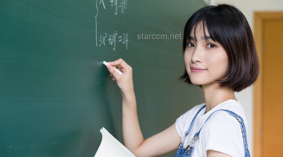 林老师“湿身”事件：公职与家族荣耀的十字路口，创新视角下的多维解读